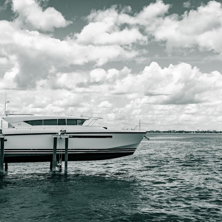 Yacht lifestyle instant